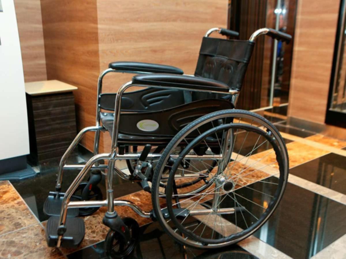 Apa Hotel Komatsu Grand Ngoại thất bức ảnh