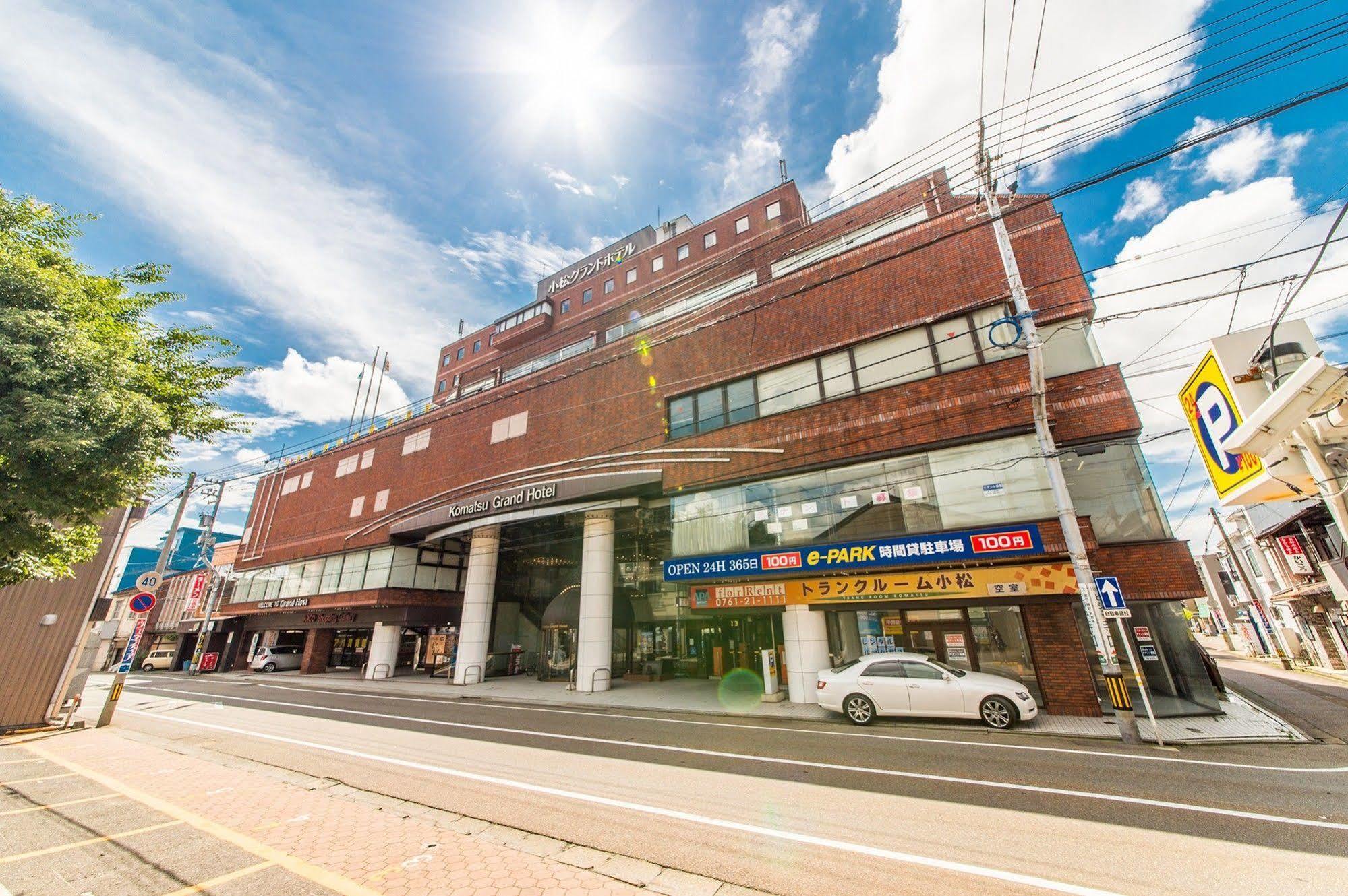 Apa Hotel Komatsu Grand Ngoại thất bức ảnh